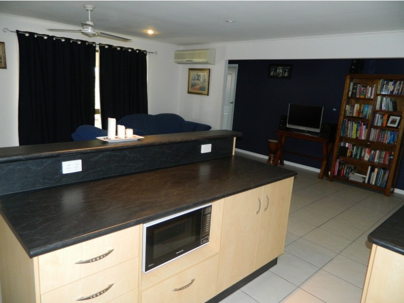 2 Leister Court, Bucasia QLD 4750