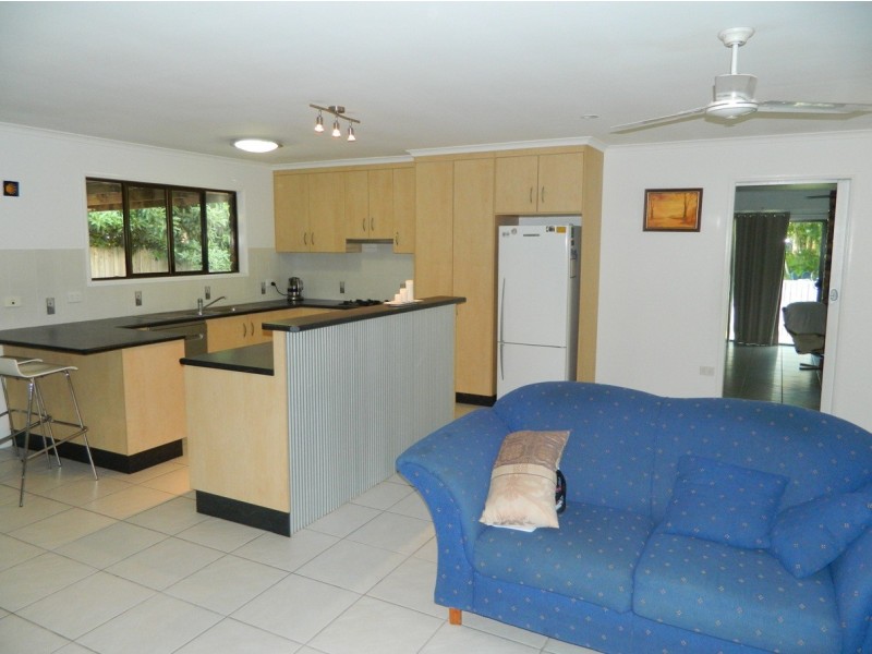 2 Leister Court, Bucasia QLD 4750