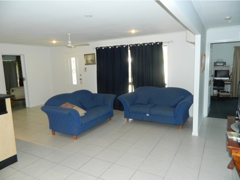 2 Leister Court, Bucasia QLD 4750
