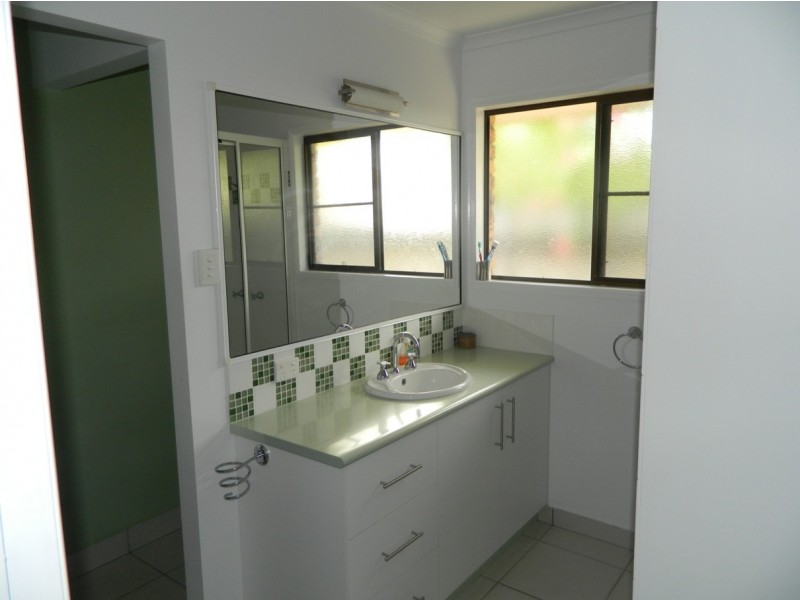 2 Leister Court, Bucasia QLD 4750