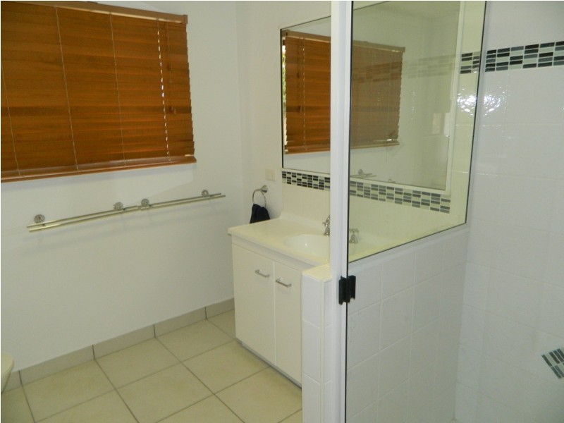 2 Leister Court, Bucasia QLD 4750