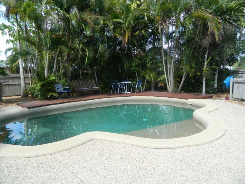 2 Leister Court, Bucasia QLD 4750