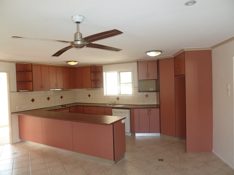 22 Hillend Road, Glenella QLD 4740