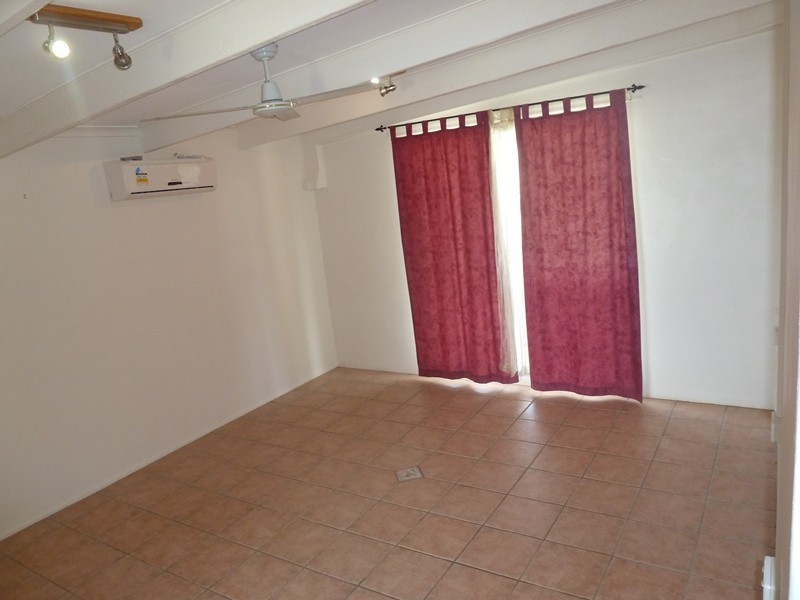 22 Hillend Road, Glenella QLD 4740