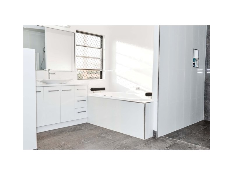 4 Wilcox Street, Eimeo QLD 4740