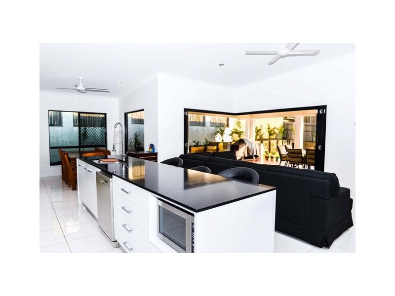4 Wilcox Street, Eimeo QLD 4740