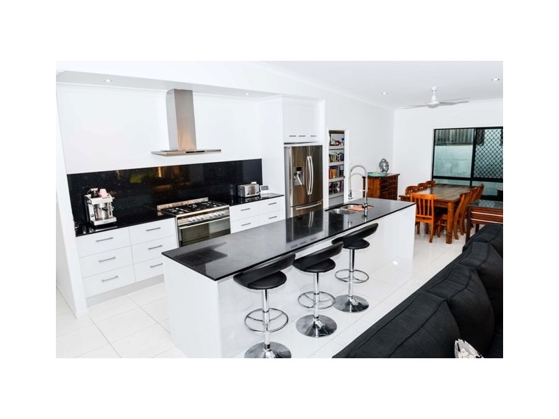 4 Wilcox Street, Eimeo QLD 4740