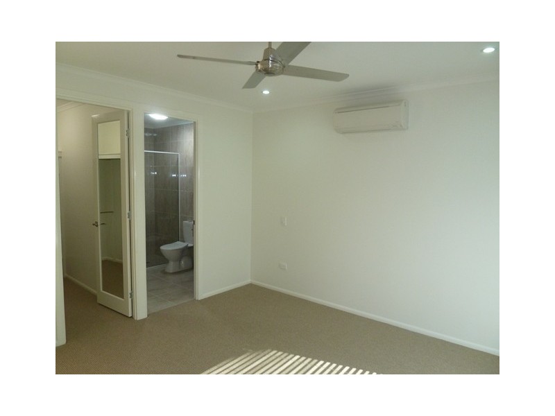 2/30 Primavera Blvd, Beaconsfield QLD 4740