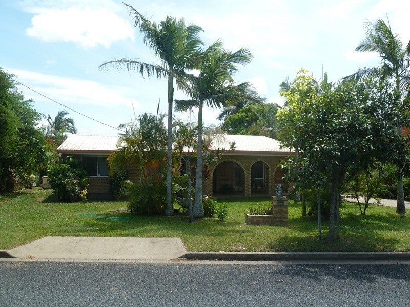 11 Barton Street, West Mackay QLD 4740