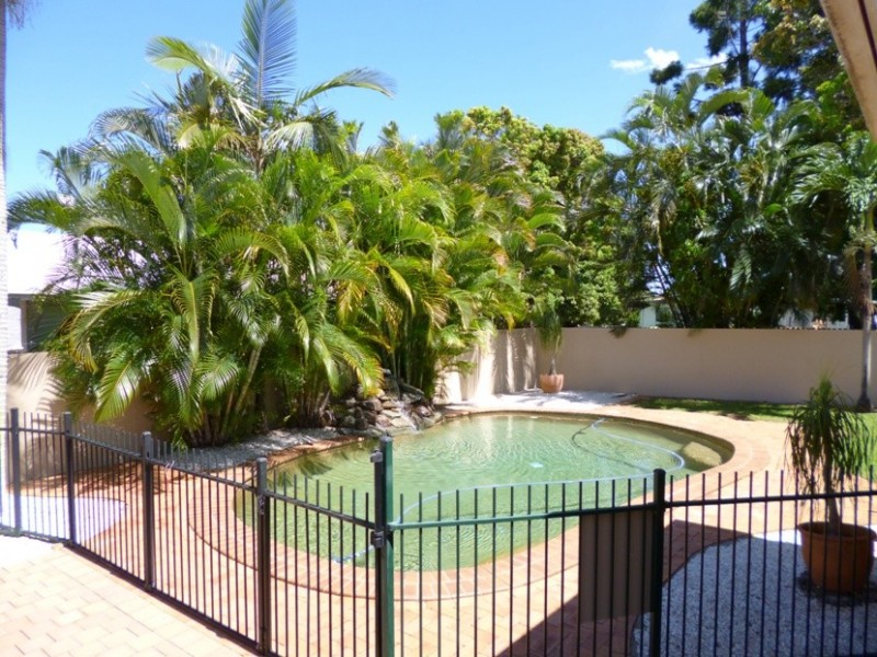 6 Louise Court, Andergrove QLD 4740