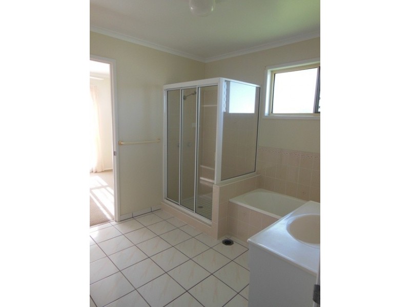 1 Aberdeen Court, Beaconsfield QLD 4740