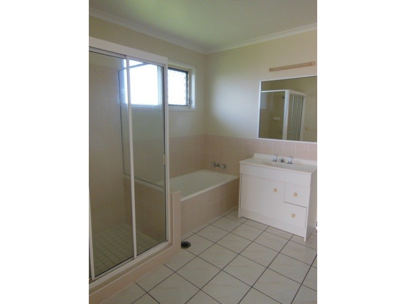 1 Aberdeen Court, Beaconsfield QLD 4740