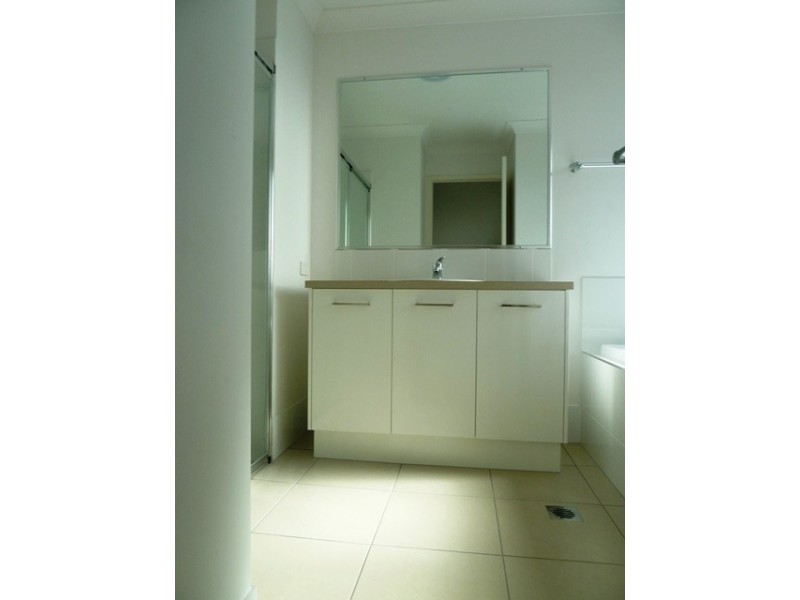 8 Sonoran Street, Rural View QLD 4740