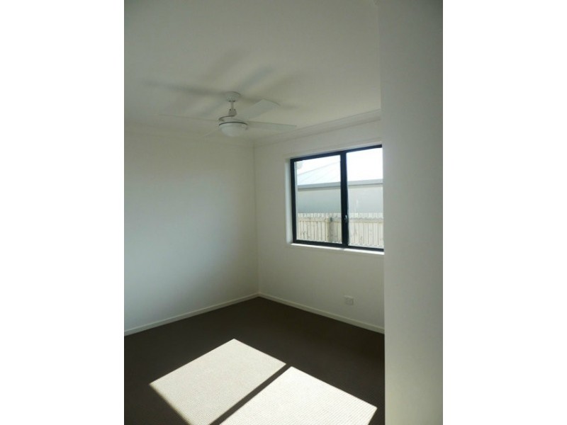 8 Sonoran Street, Rural View QLD 4740