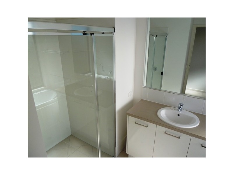 8 Sonoran Street, Rural View QLD 4740