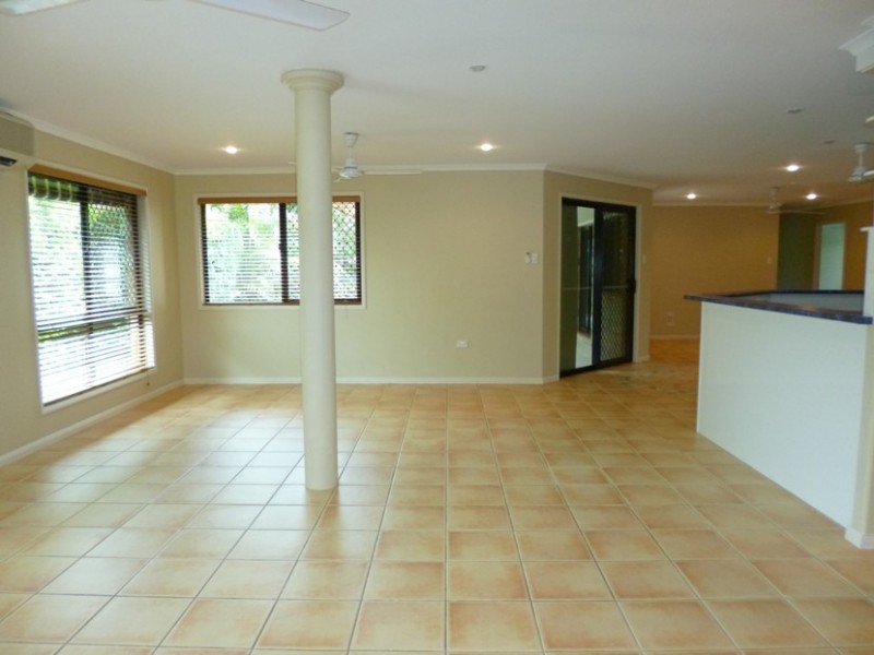 6 Alison Street, Slade Point QLD 4740