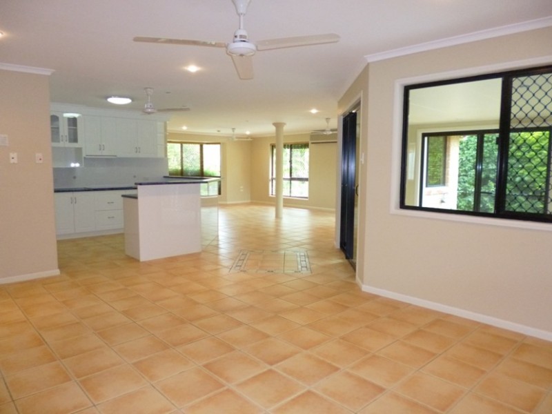6 Alison Street, Slade Point QLD 4740