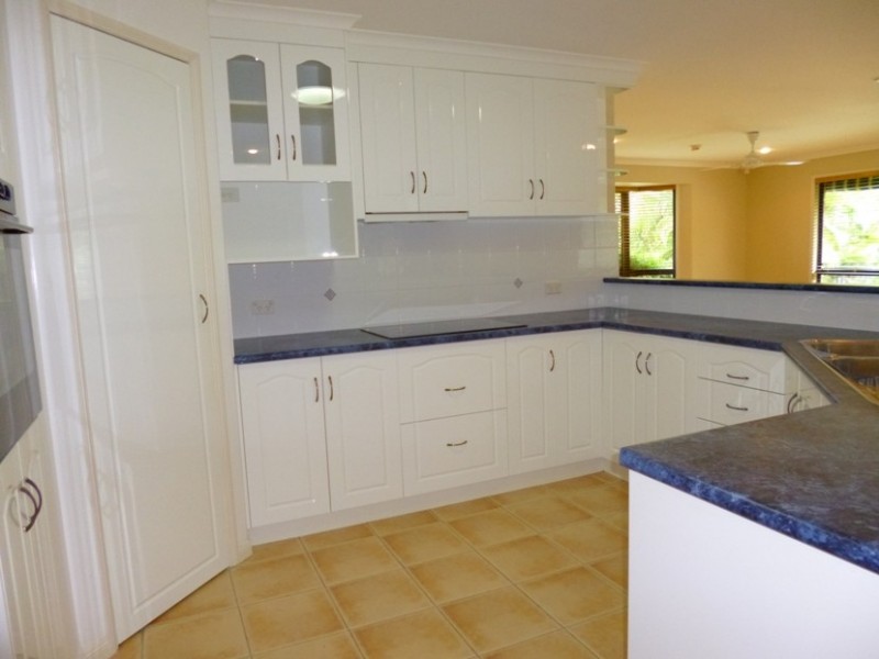 6 Alison Street, Slade Point QLD 4740