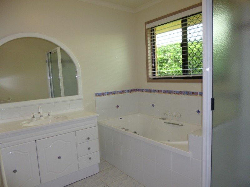 6 Alison Street, Slade Point QLD 4740