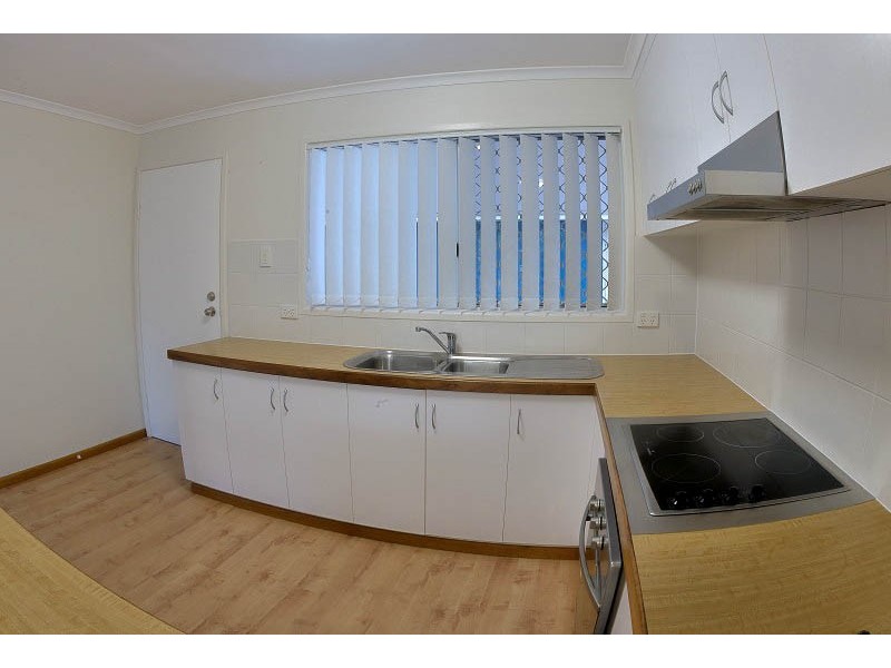 2/17 Beach Road, Dolphin Heads QLD 4740