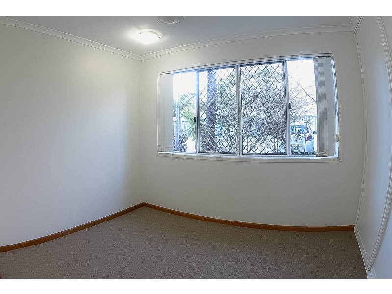 2/17 Beach Road, Dolphin Heads QLD 4740