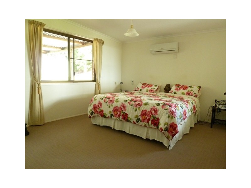 39 Burnell Drive, Mackay QLD 4740