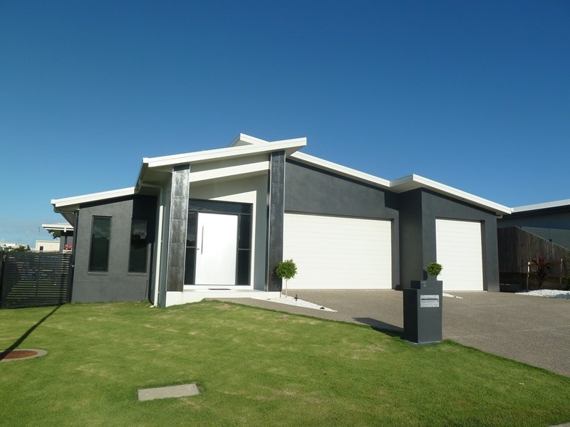 12 Gair Street, Rural View QLD 4740