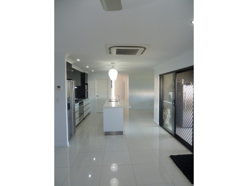 12 Gair Street, Rural View QLD 4740