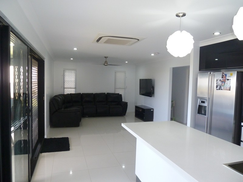 12 Gair Street, Rural View QLD 4740