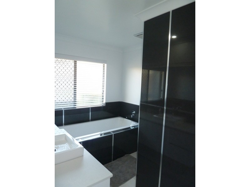 12 Gair Street, Rural View QLD 4740