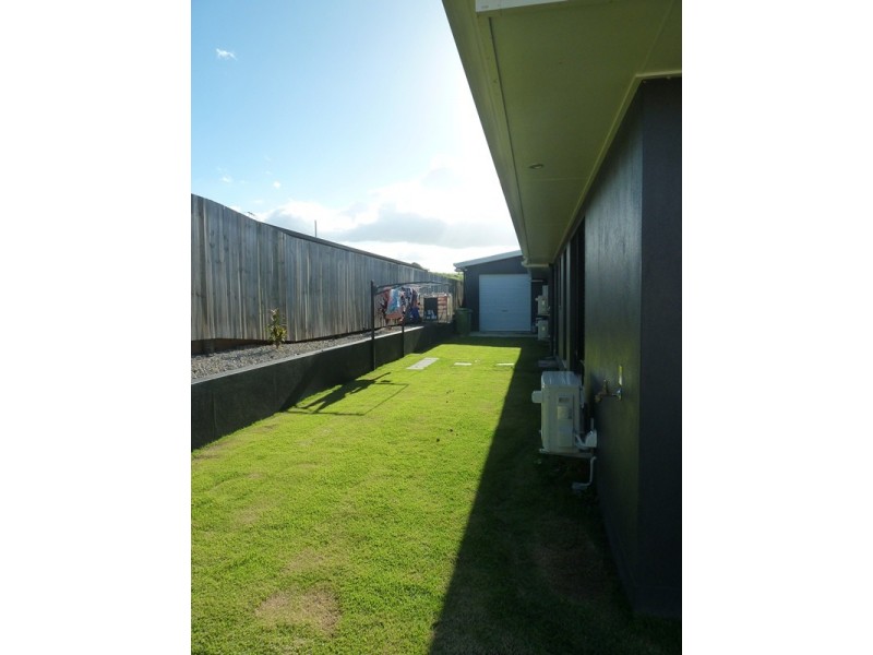 12 Gair Street, Rural View QLD 4740