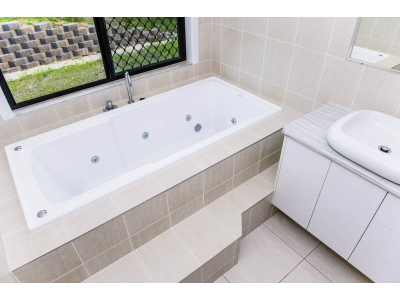 5a Bald Hill Road, Glenella QLD 4740