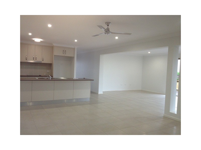 16 Bachelor Court, Marian QLD 4753