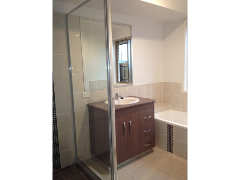 16 Bachelor Court, Marian QLD 4753