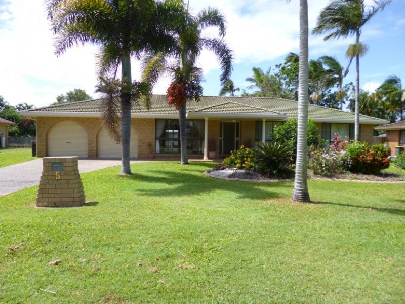 5 Sunset Beach Court, Shoal Point QLD 4750