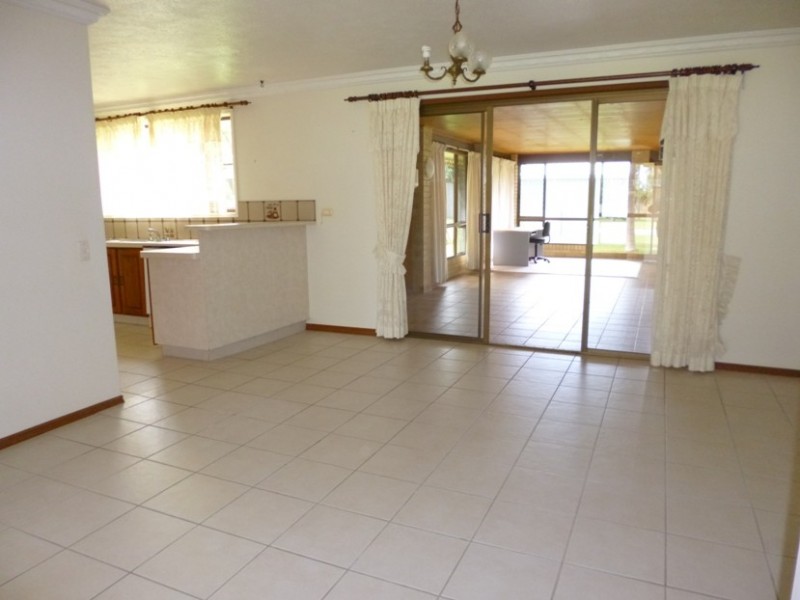5 Sunset Beach Court, Shoal Point QLD 4750