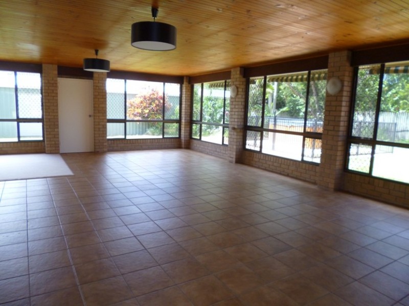 5 Sunset Beach Court, Shoal Point QLD 4750