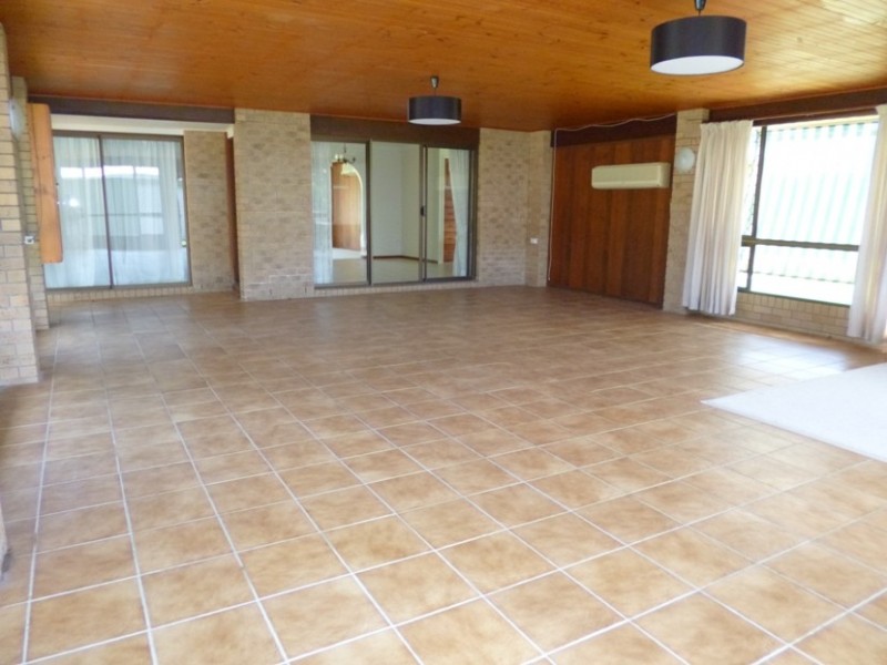 5 Sunset Beach Court, Shoal Point QLD 4750