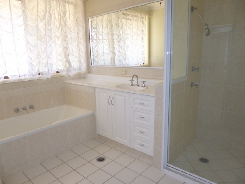 5 Sunset Beach Court, Shoal Point QLD 4750