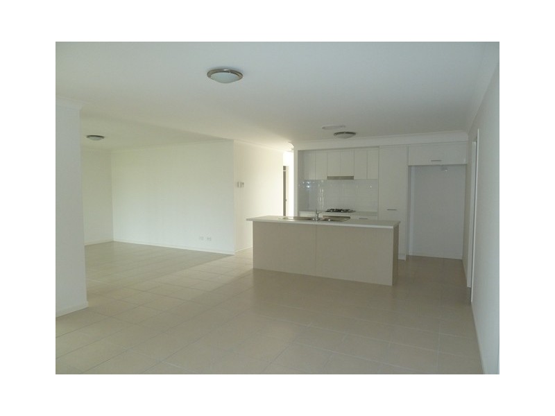 4 Dulcis Drive, Rural View QLD 4740