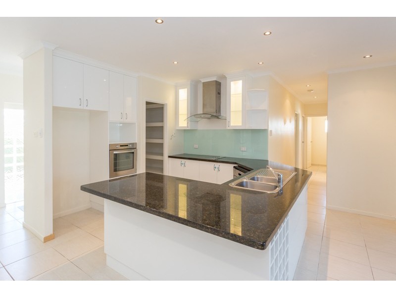 11 Seaspray Close, Shoal Point QLD 4750