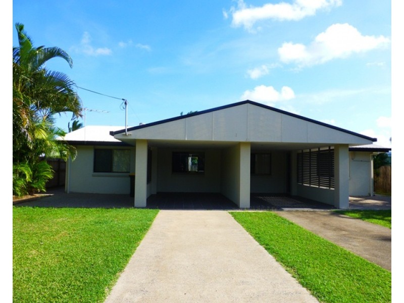 2/31 Pelican Street, Slade Point QLD 4740