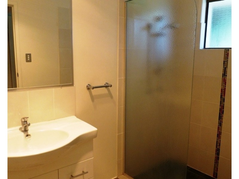 2/31 Pelican Street, Slade Point QLD 4740