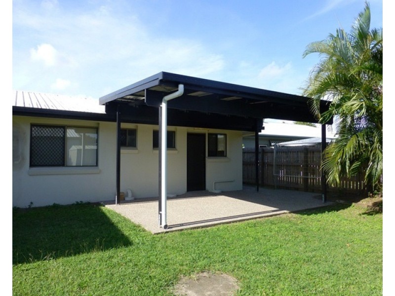 2/31 Pelican Street, Slade Point QLD 4740