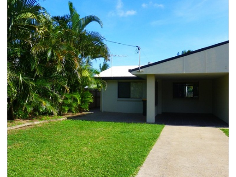 2/31 Pelican Street, Slade Point QLD 4740