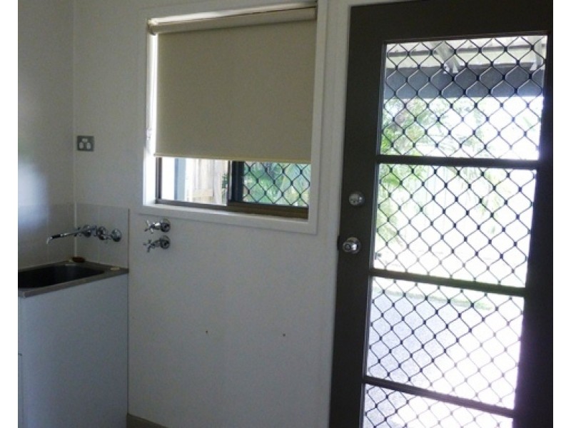 2/31 Pelican Street, Slade Point QLD 4740