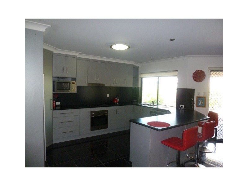 8 Mida  Lane, Ooralea QLD 4740