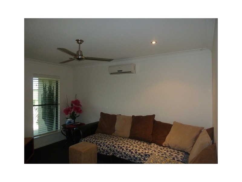 8 Mida  Lane, Ooralea QLD 4740