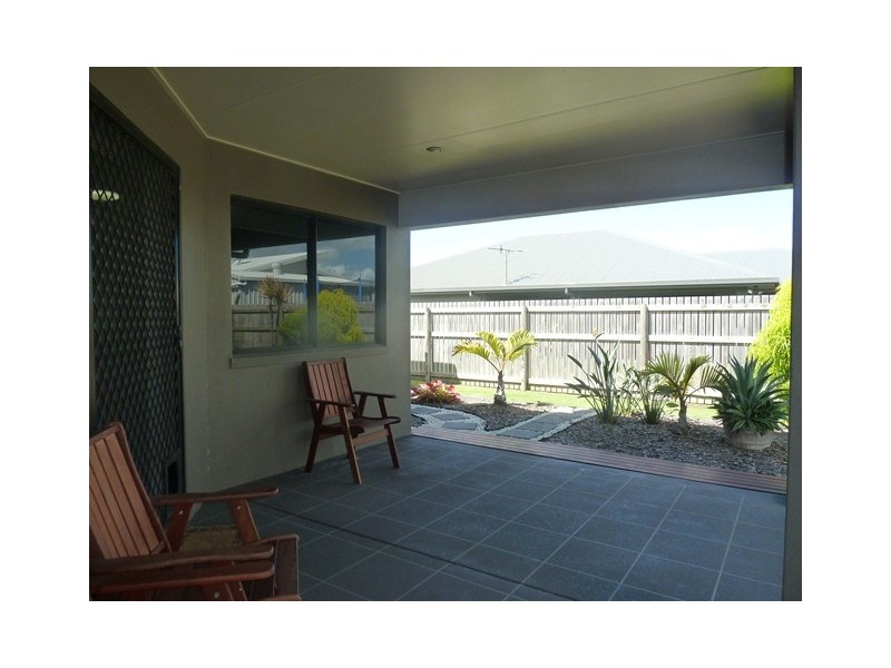 8 Mida  Lane, Ooralea QLD 4740