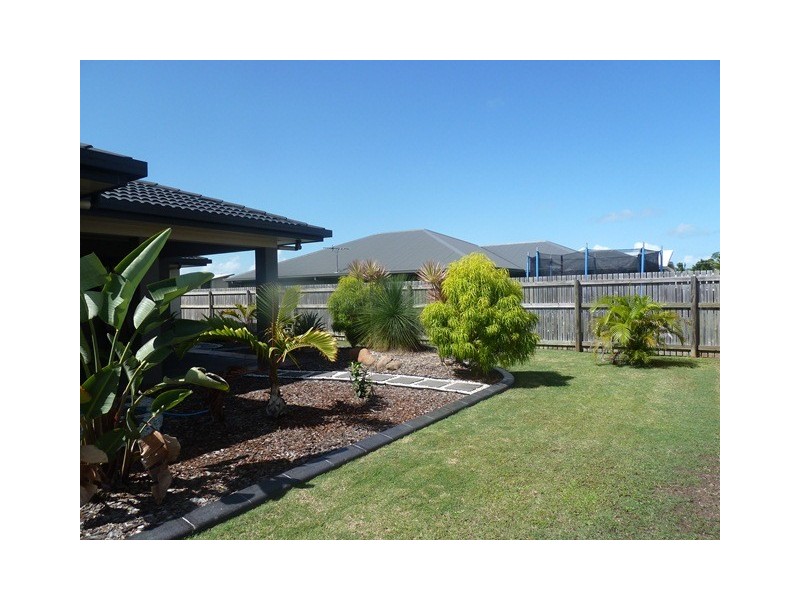 8 Mida  Lane, Ooralea QLD 4740